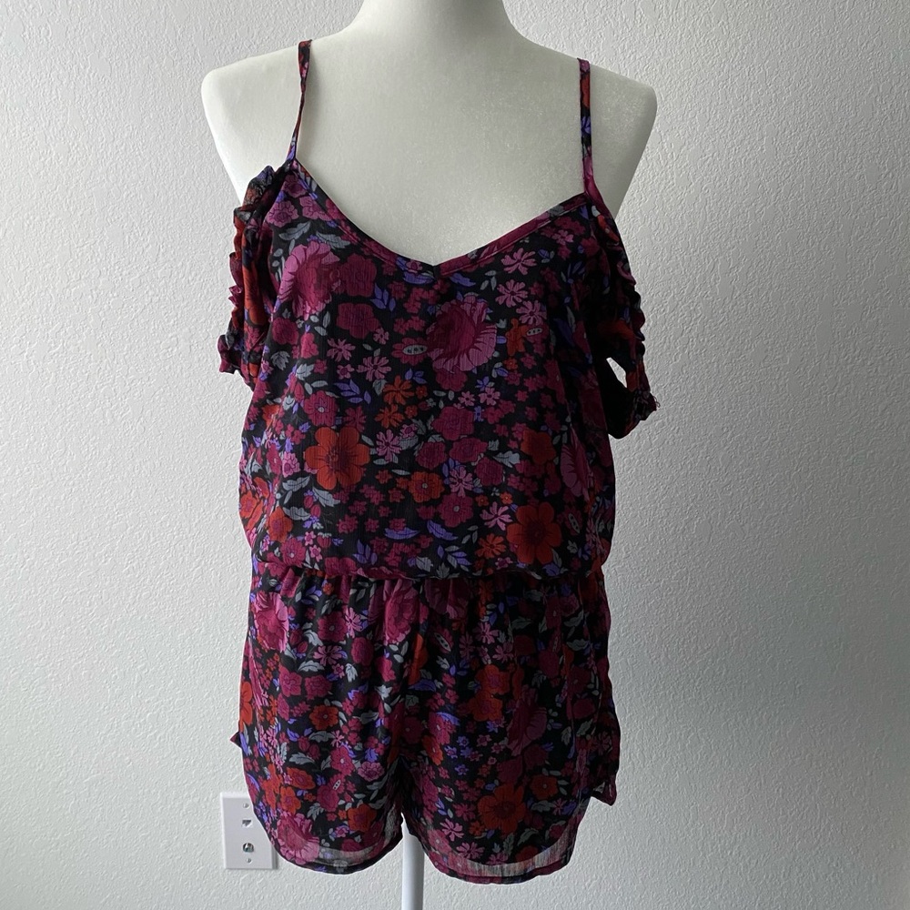 Women’s Xhilaration Floral Romper Size Medium